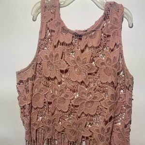 Nude pink crop top no sleeves floral lace